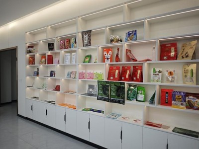 池州学院绿彩兴浠实践团探访彩印包装厂首日纪实 聚焦日用百货包装